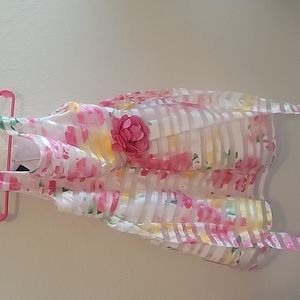 Floral girl's dress, brand new, size 8, NWT